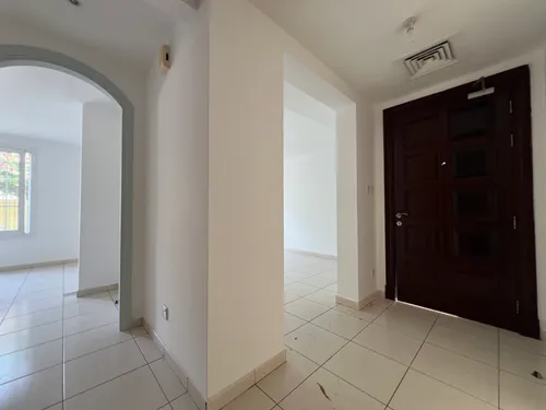 2 Bedrooms Villa in Springs 15