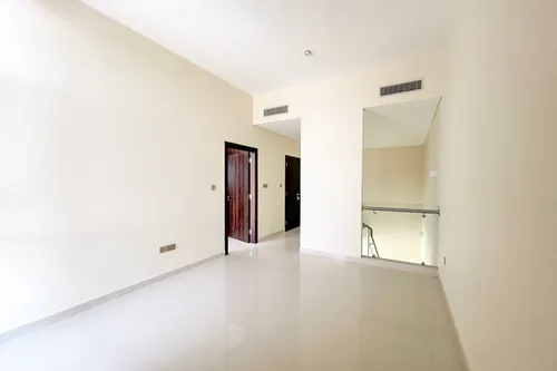 3 Bedrooms Villa in Flora