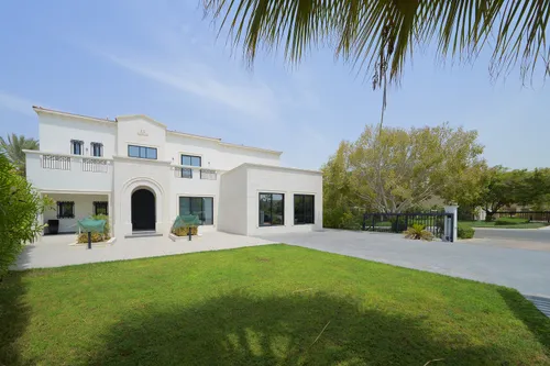 4 Bedrooms Villa in Entertainment Foyer