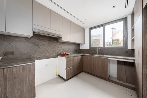 4 Bedrooms Villa in Aura 1