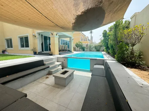4 Bedrooms Villa in Jumeirah Park