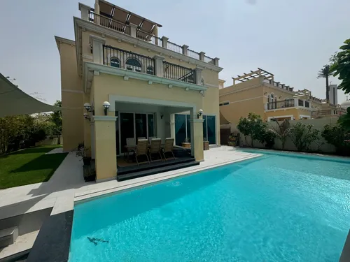 4 Bedrooms Villa in Jumeirah Park