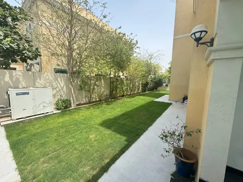 4 Bedrooms Villa in Jumeirah Park