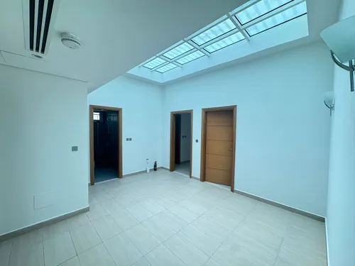 4 Bedrooms Villa in Jumeirah Park