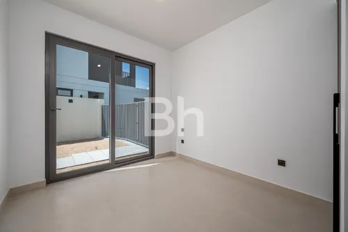 4 Bedrooms Villa in Aura