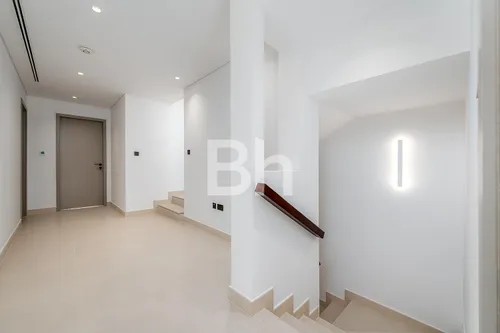 4 Bedrooms Villa in Aura