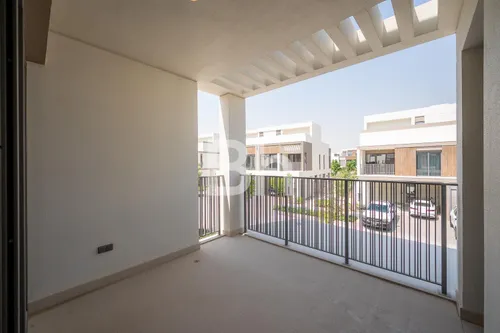 4 Bedrooms Villa in Aura