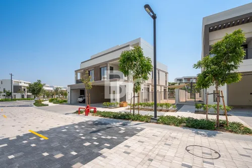 4 Bedrooms Villa in Aura