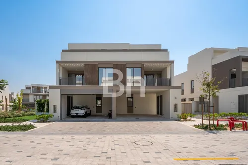 4 Bedrooms Villa in Aura