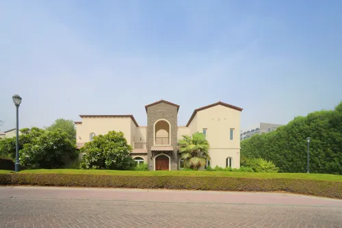 6 Bedrooms Villa in Olive Point