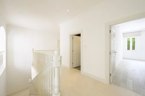 6 Bedrooms Villa in Olive Point