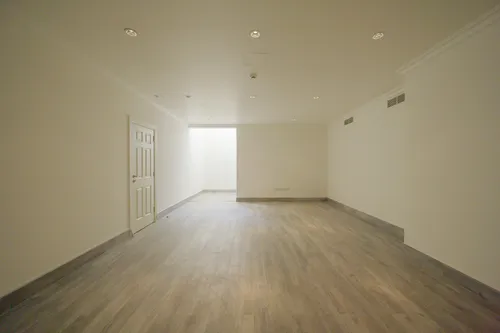 6 Bedrooms Villa in Olive Point