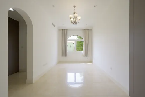 6 Bedrooms Villa in Olive Point