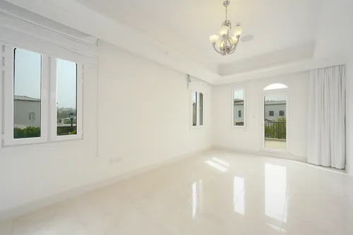 6 Bedrooms Villa in Olive Point