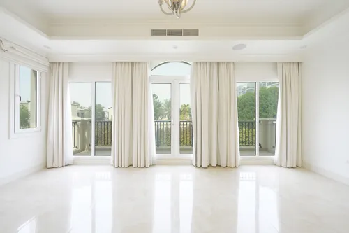 6 Bedrooms Villa in Olive Point