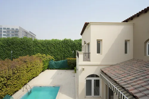 6 Bedrooms Villa in Olive Point