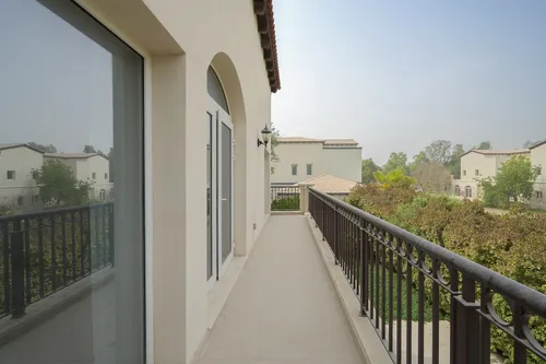 6 Bedrooms Villa in Olive Point