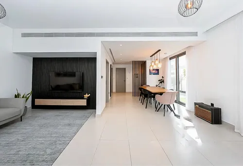 4 Bedrooms Villa in Aura