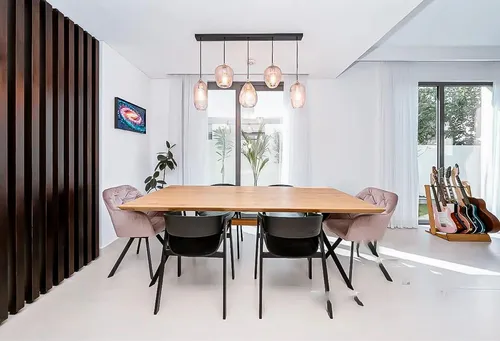 4 Bedrooms Villa in Aura