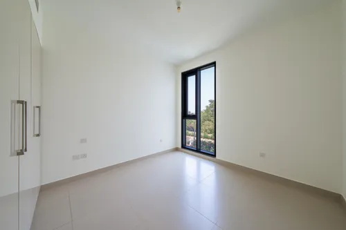 4 Bedrooms Townhouse in Maple 3