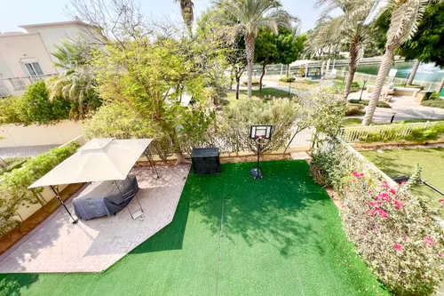 3 Bedrooms Townhouse in Springs 3
