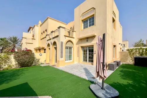3 Bedrooms Townhouse in Springs 3
