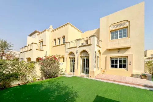 3 Bedrooms Townhouse in Springs 3