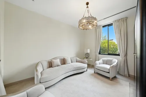 5 Bedrooms Villa in Rasha