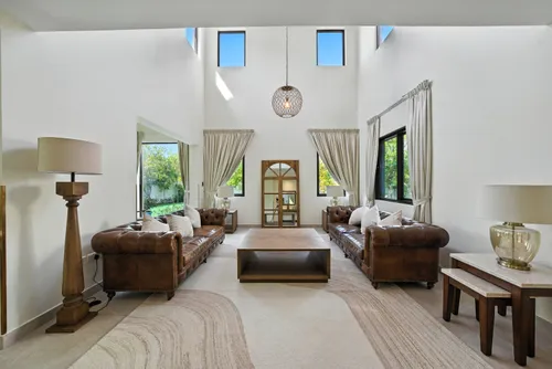 5 Bedrooms Villa in Rasha