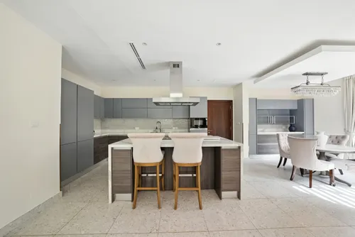 5 Bedrooms Villa in Rasha