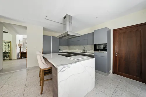 5 Bedrooms Villa in Rasha