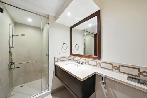 5 Bedrooms Villa in Rasha