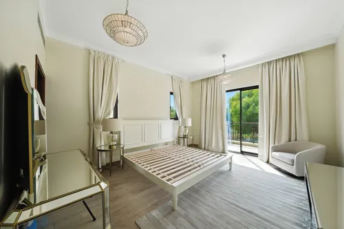 5 Bedrooms Villa in Rasha