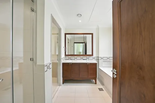 5 Bedrooms Villa in Rasha
