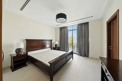 5 Bedrooms Villa in Rasha