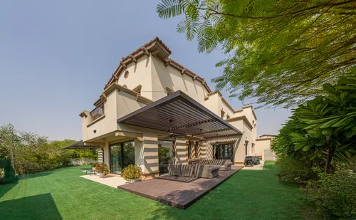5 Bedrooms Villa in Rasha