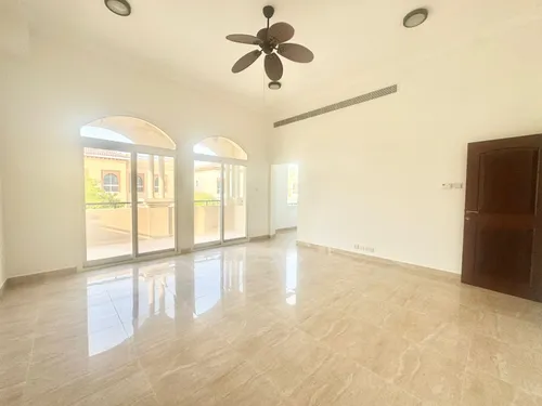 5 Bedrooms Villa in The Aldea