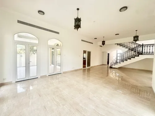 5 Bedrooms Villa in The Aldea