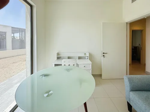 4 Bedrooms Villa in Parkside 2