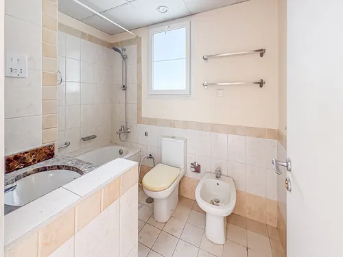 2 Bedrooms Villa in Springs 3