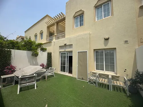 2 Bedrooms Villa in Springs 3