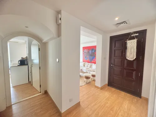 2 Bedrooms Villa in Springs 3