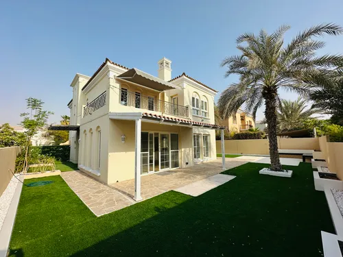 4 Bedrooms Villa in Mirador
