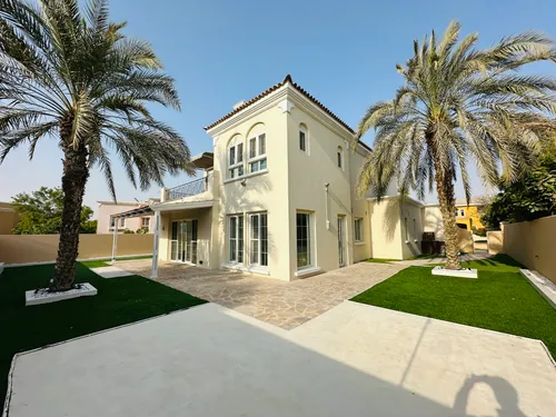4 Bedrooms Villa in Mirador