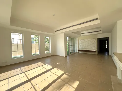 4 Bedrooms Villa in Mirador
