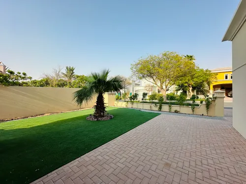 4 Bedrooms Villa in Mirador