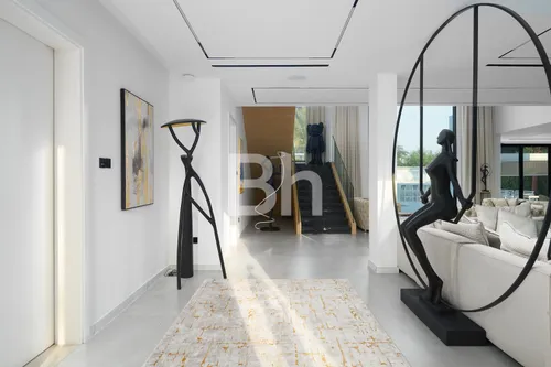 4 Bedrooms Villa in Garden Hall