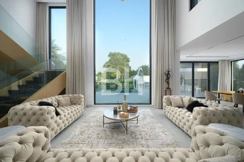 4 Bedrooms Villa in Garden Hall