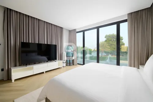 4 Bedrooms Villa in Garden Hall