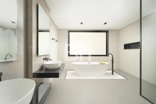 4 Bedrooms Villa in Garden Hall